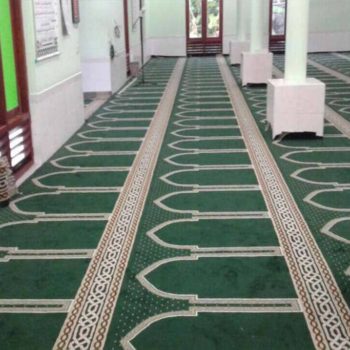 Green-Carpet-in-Masjid