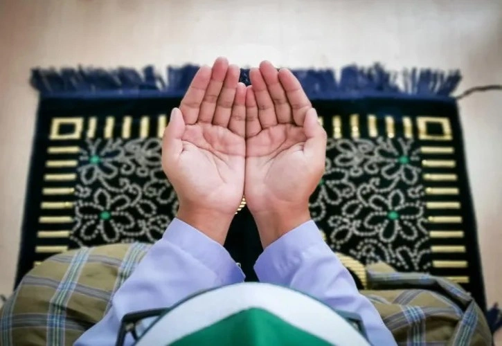 Prayer Mat in Sharjah