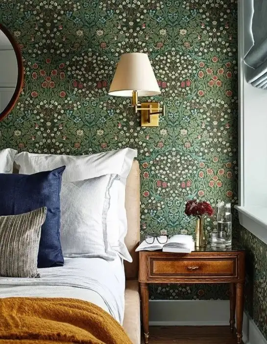 Wallpaper installation in Mussafah