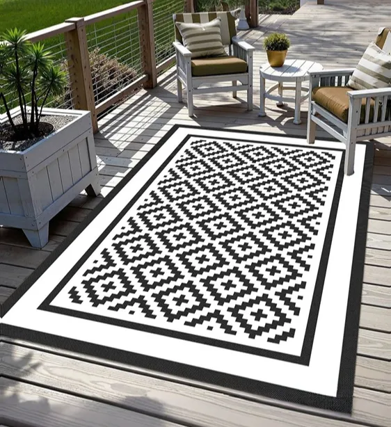 geometric-pattern-outdoor-runner-rug